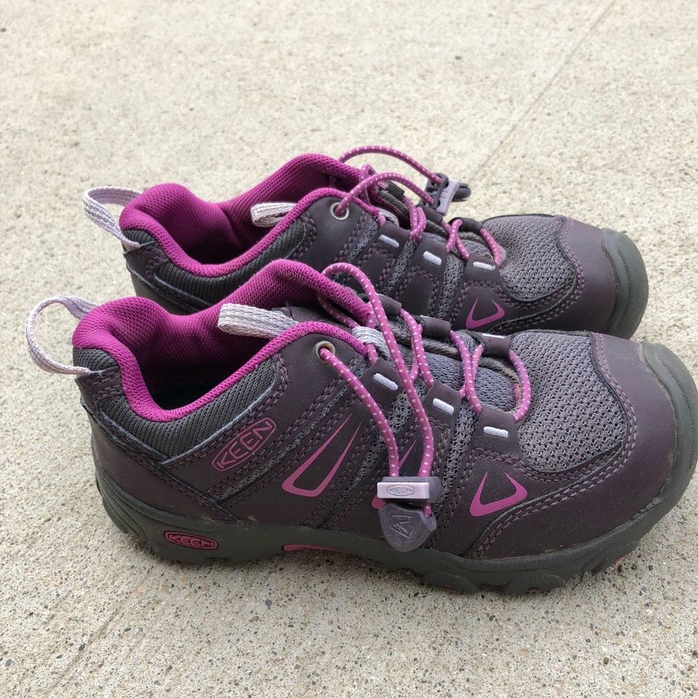 Girls KEEN waterproof hiking shoes size 1